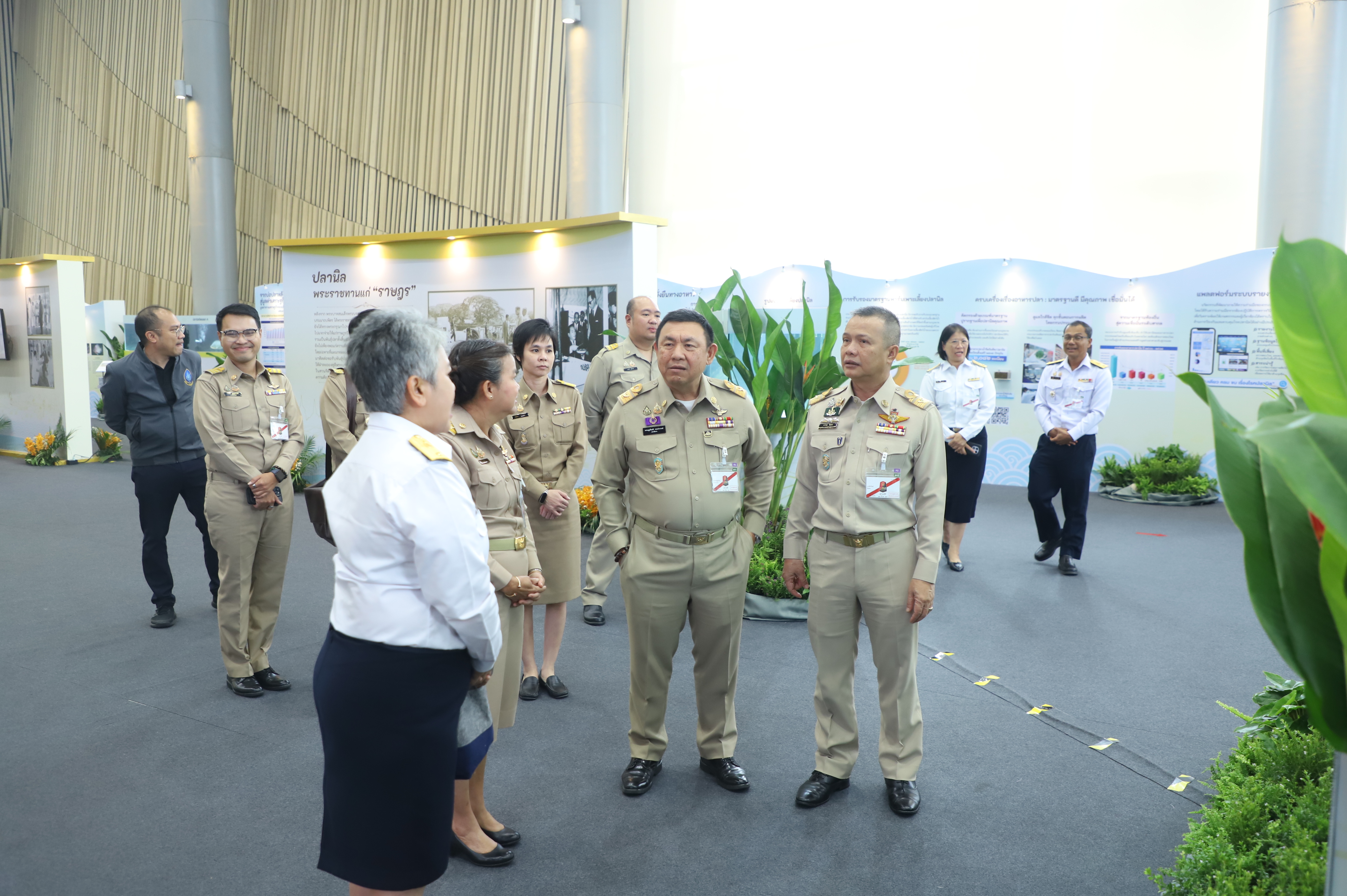 title - เลขาฯ ส.ป.ก. เฝ้ารับเสด็จ สมเด็จพระกนิษฐาธิราชเจ้า กรมสมเด็จพระเทพรัตนราชสุดาฯ สยามบรมราชกุมารี ทรงเป็นองค์ประธานเปิดงาน 60 ปี ปลานิลพระราชทาน เพื่อปวงชนชาวไทย